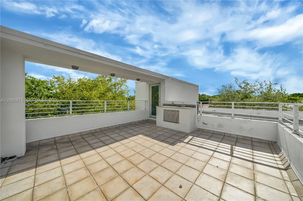 3253 Mcdonald St #3253 Miami, FL 33133