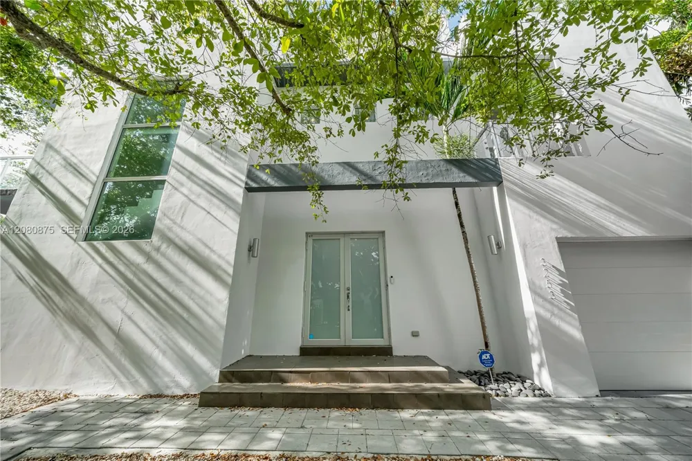 3253 Mcdonald St #3253 Miami, FL 33133