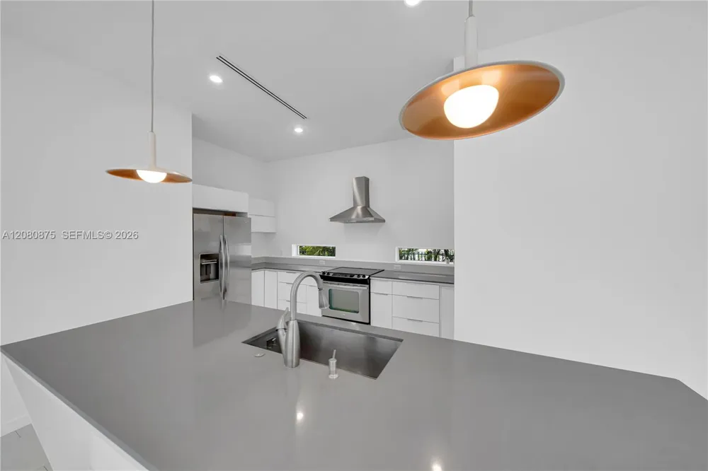 3253 Mcdonald St #3253 Miami, FL 33133
