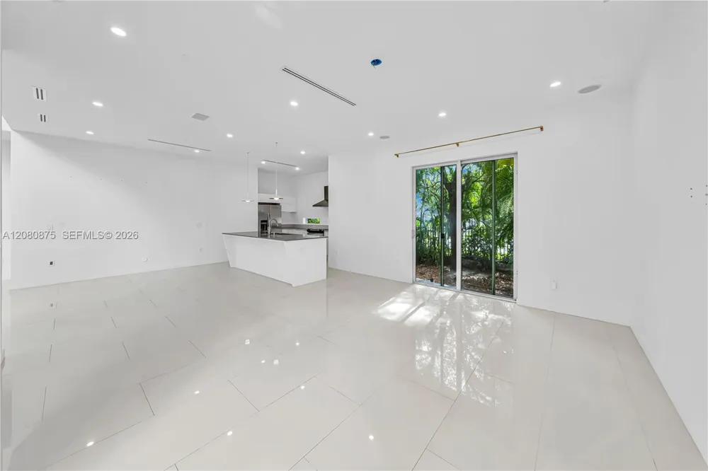 3253 Mcdonald St #3253 Miami, FL 33133