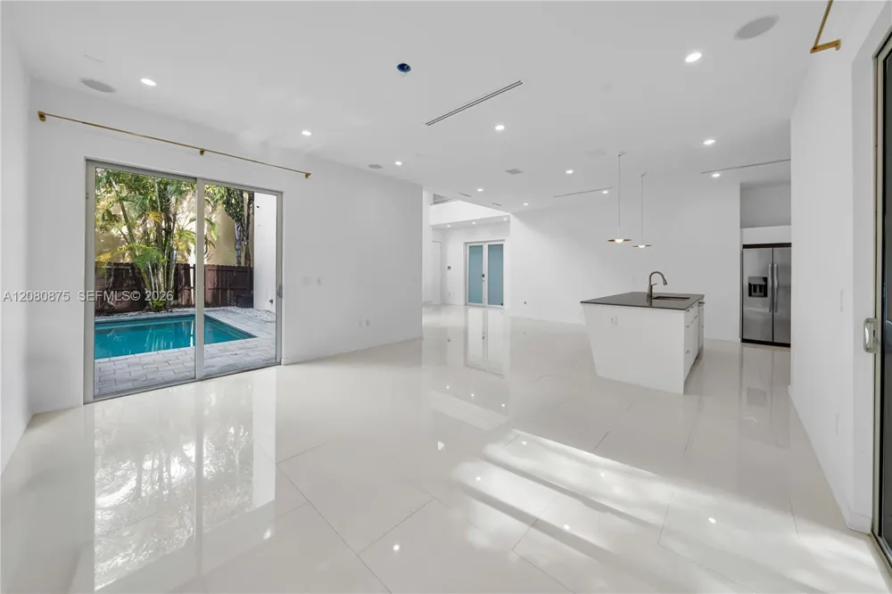3253 Mcdonald St #3253 Miami, FL 33133