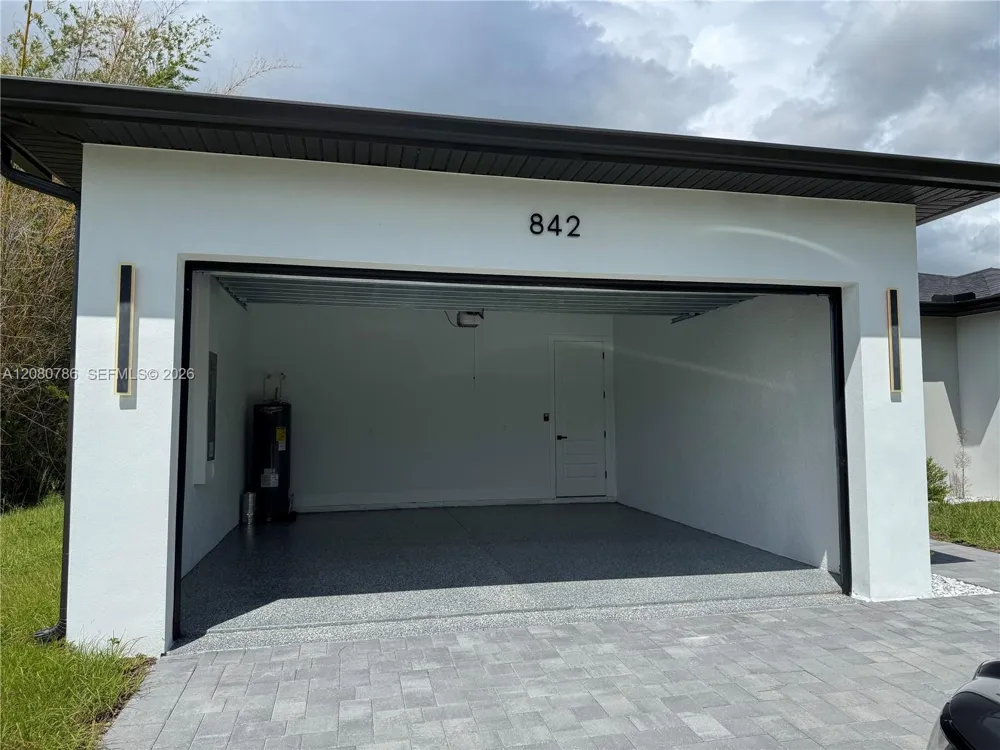 842 Nina Ave Lehigh Acres, FL 33974