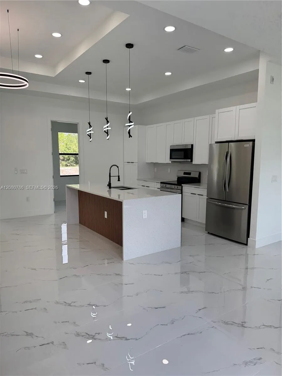 842 Nina Ave Lehigh Acres, FL 33974