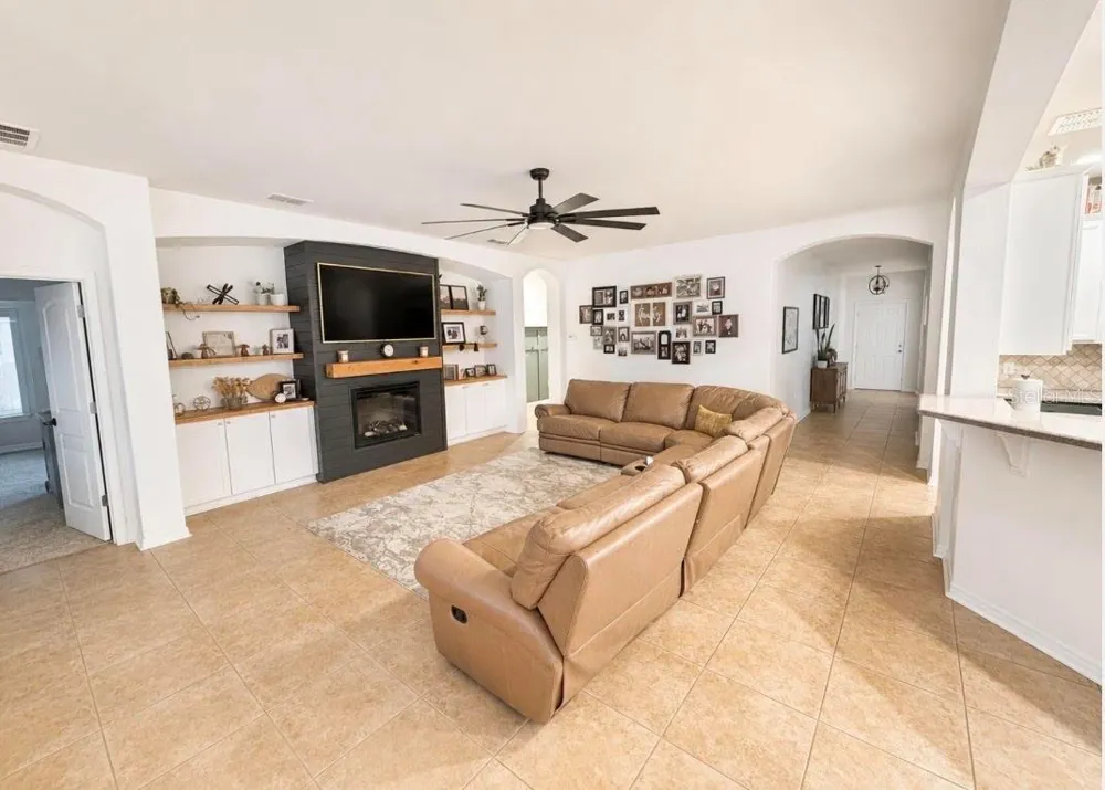 1518 RHODESWELL LANE Dover, FL 33527