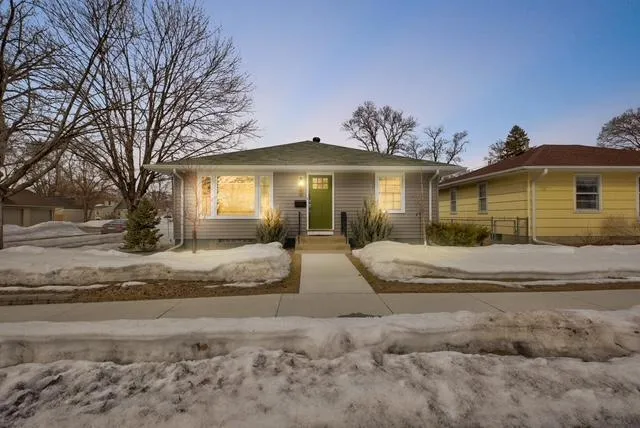 344 Harrison Avenue North Mankato, MN 56003