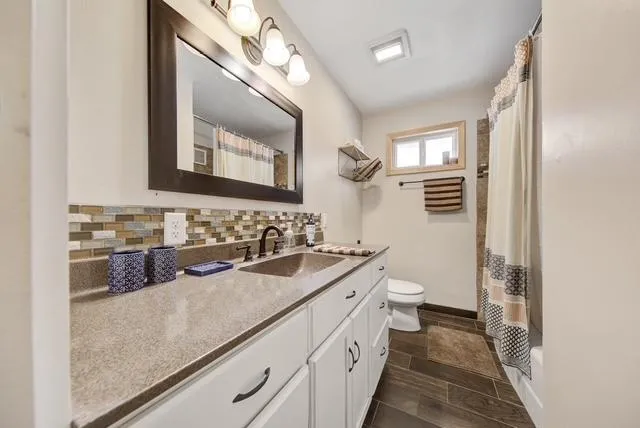 344 Harrison Avenue North Mankato, MN 56003