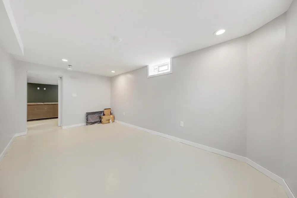 344 Harrison Avenue North Mankato, MN 56003