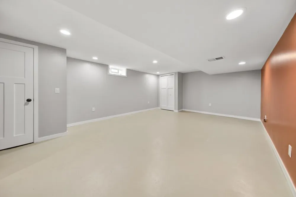 344 Harrison Avenue North Mankato, MN 56003