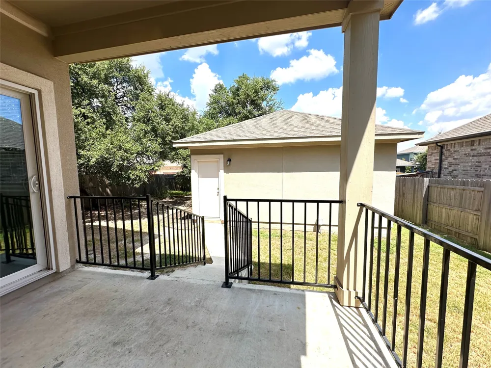 2724 Stone Branch Drive Leander, TX 78641