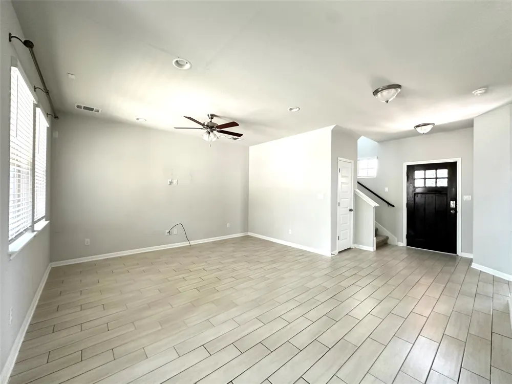 2724 Stone Branch Drive Leander, TX 78641