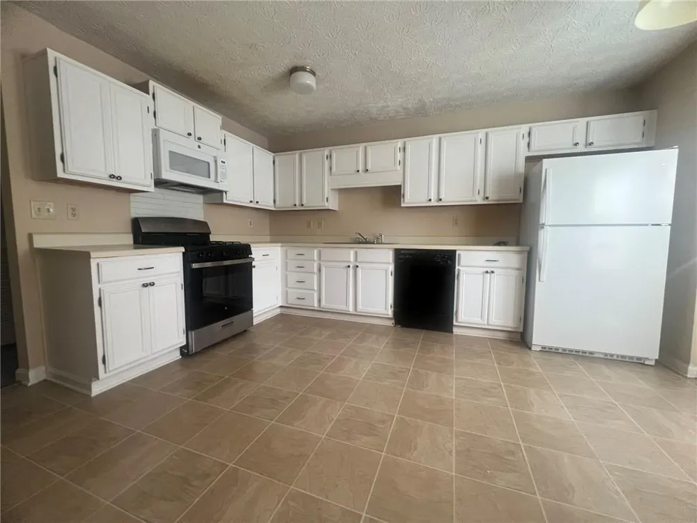 1033 Plantation Way NW Kennesaw, GA 30144