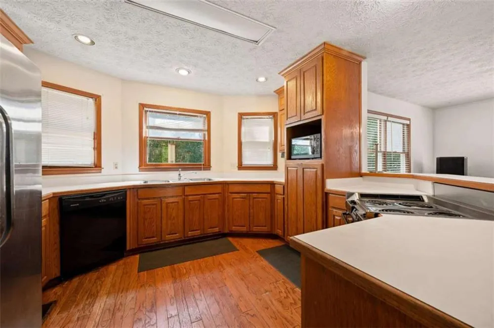 558 Auburn Road Auburn, GA 30011