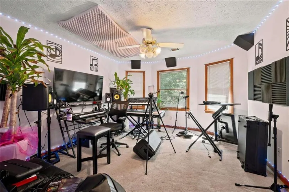 558 Auburn Road Auburn, GA 30011