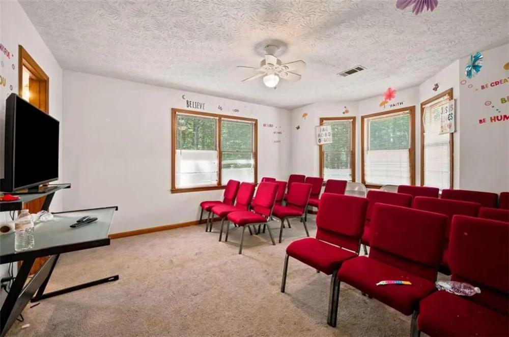 558 Auburn Road Auburn, GA 30011