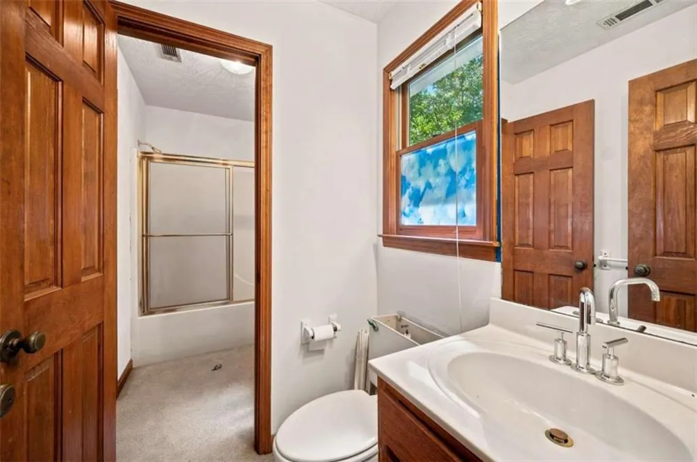 558 Auburn Road Auburn, GA 30011