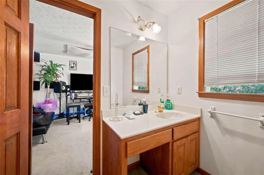 558 Auburn Road Auburn, GA 30011