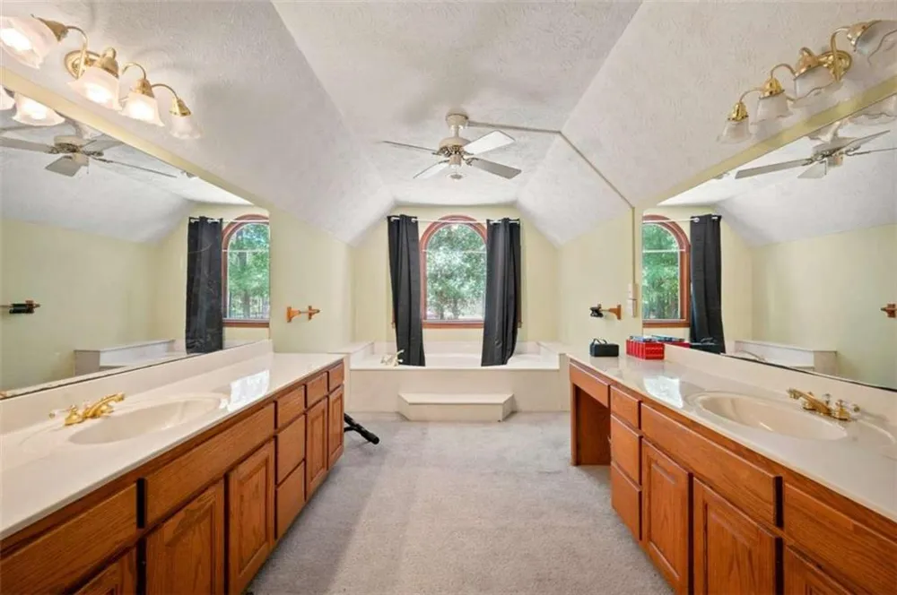 558 Auburn Road Auburn, GA 30011