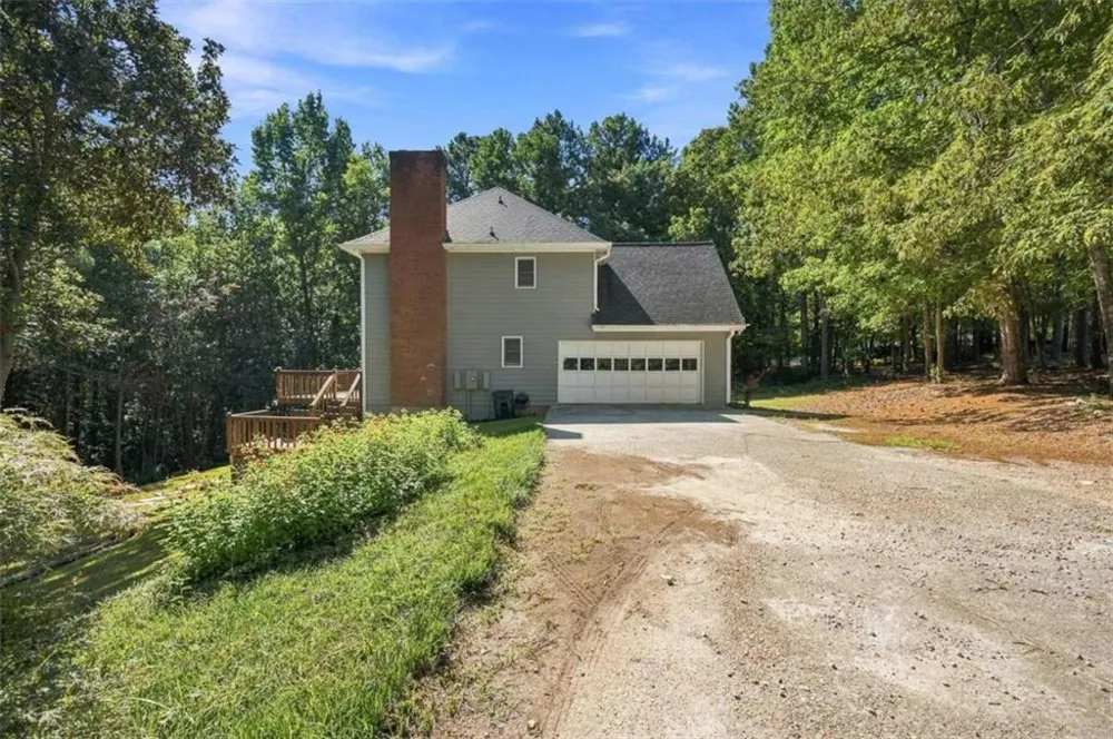 558 Auburn Road Auburn, GA 30011