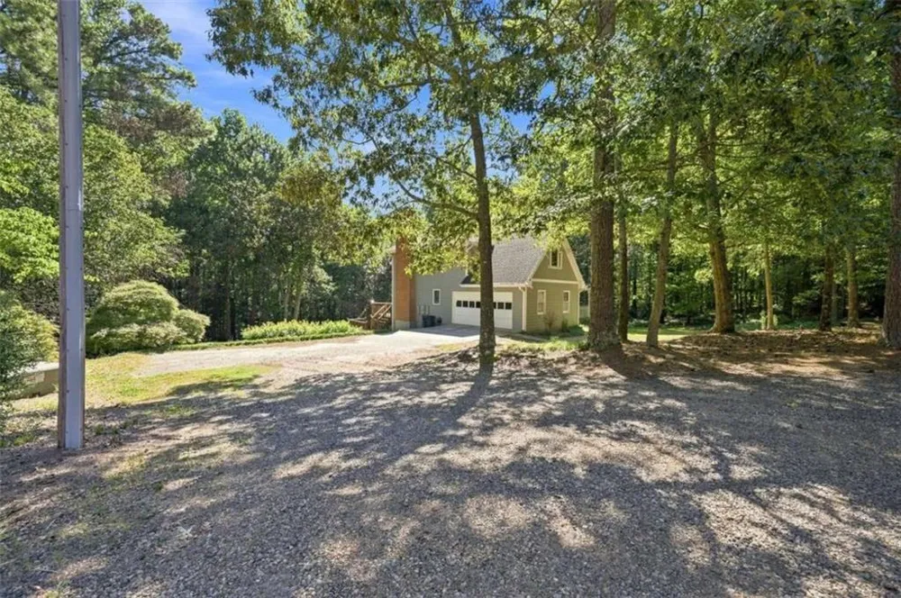 558 Auburn Road Auburn, GA 30011