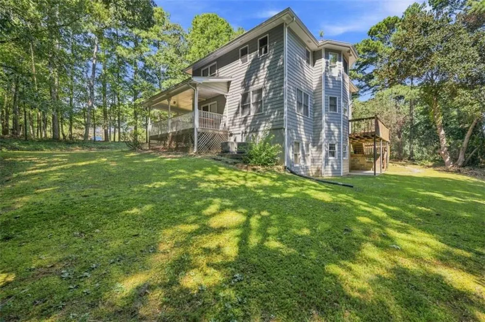 558 Auburn Road Auburn, GA 30011