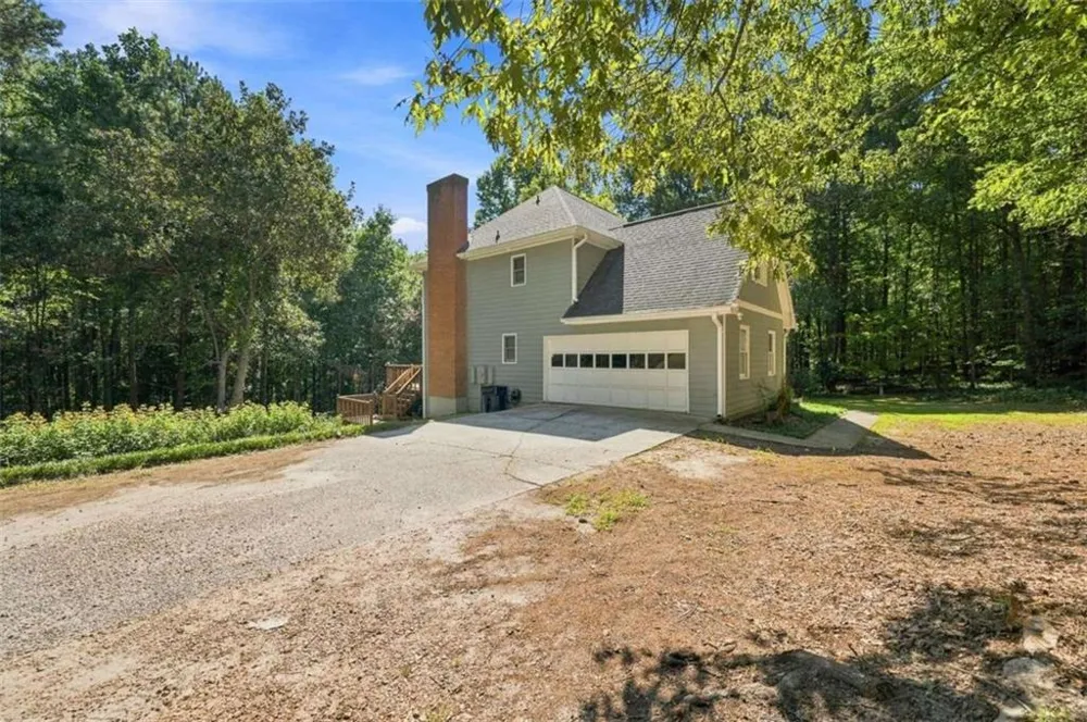 558 Auburn Road Auburn, GA 30011