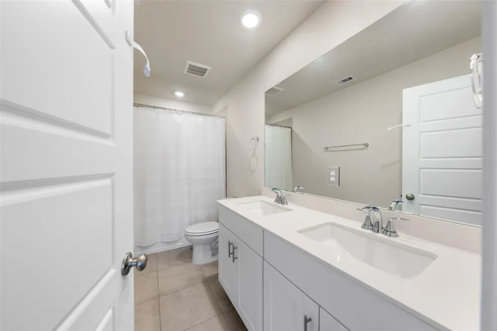 18757 Timber Glen Drive Conroe, TX 77316