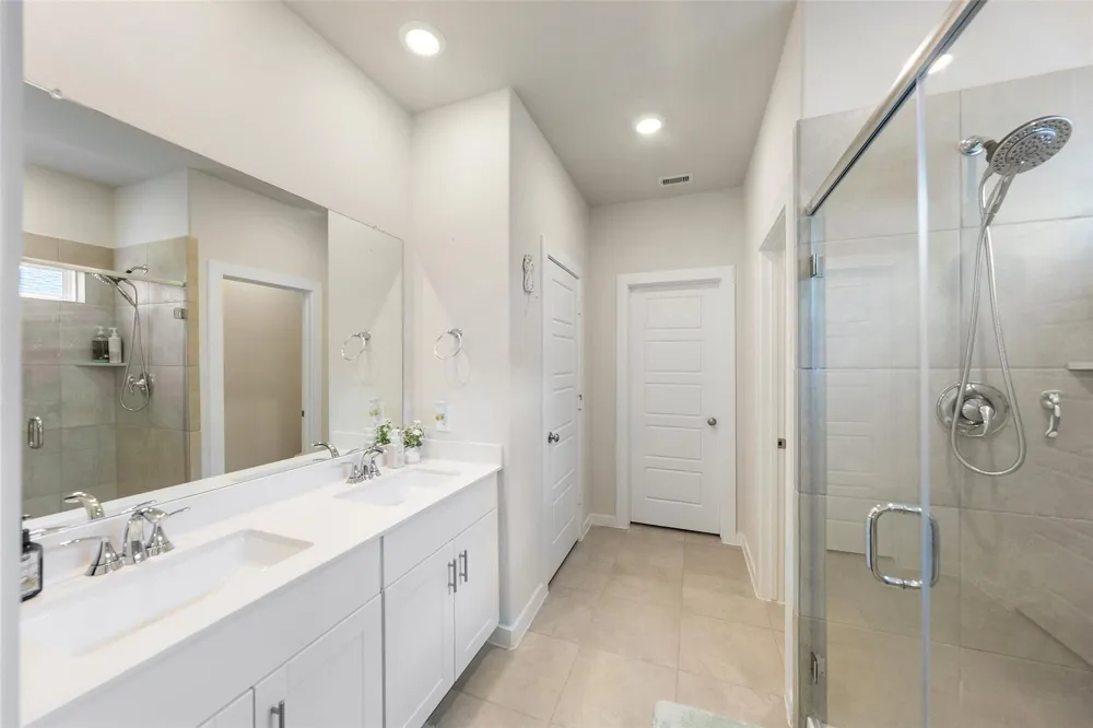 18757 Timber Glen Drive Conroe, TX 77316