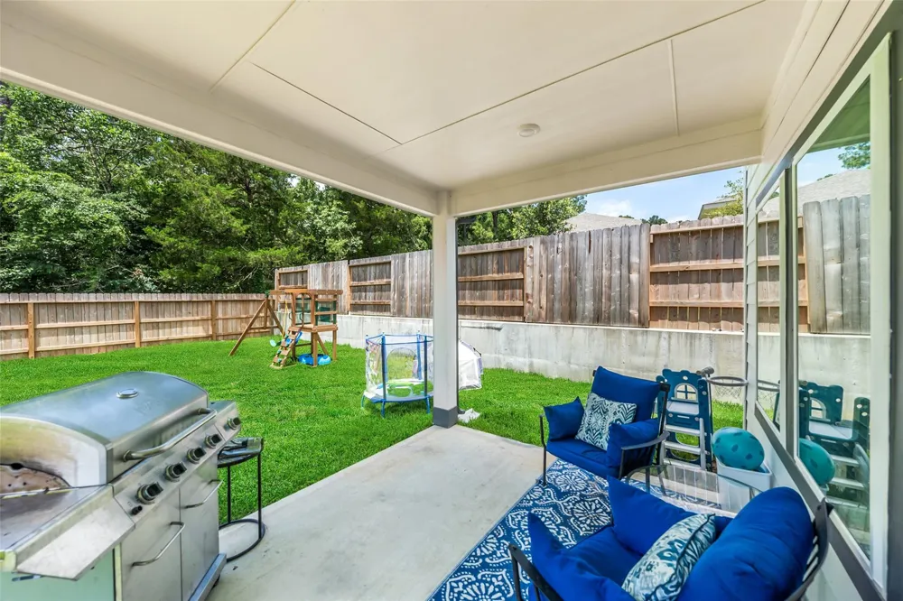 18757 Timber Glen Drive Conroe, TX 77316