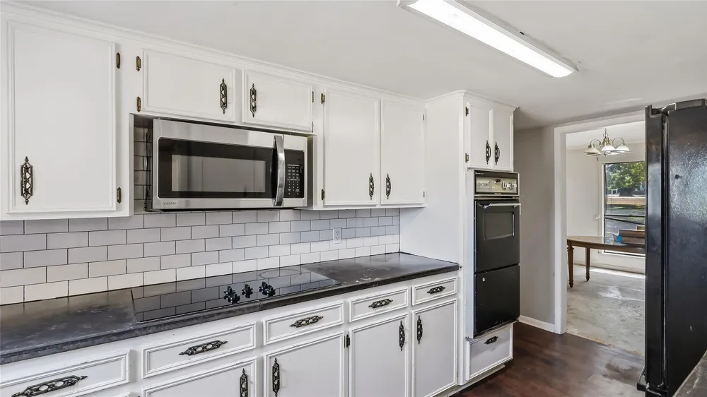 3447 Azalea Street Brenham, TX 77833
