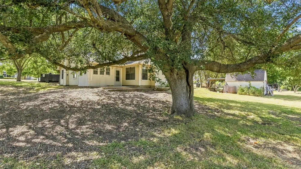 3447 Azalea Street Brenham, TX 77833