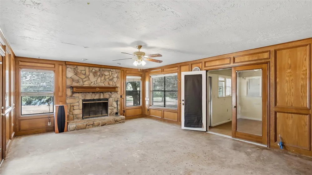 3447 Azalea Street Brenham, TX 77833