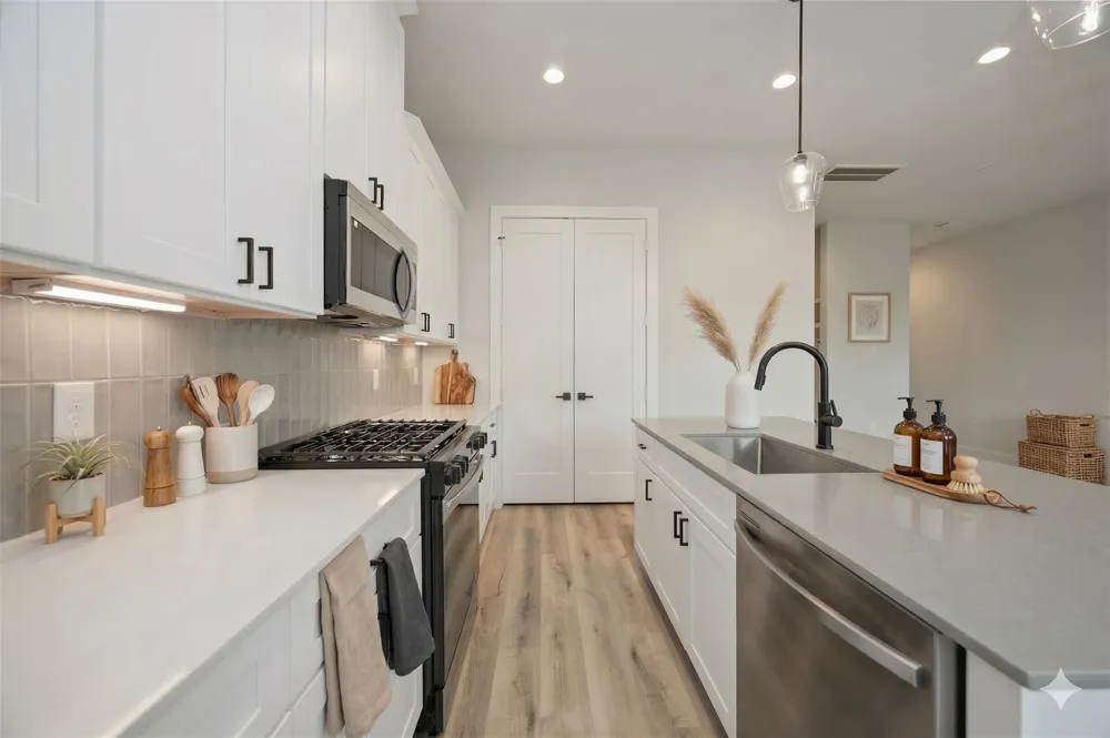 6107 De Campo Street Houston, TX 77091