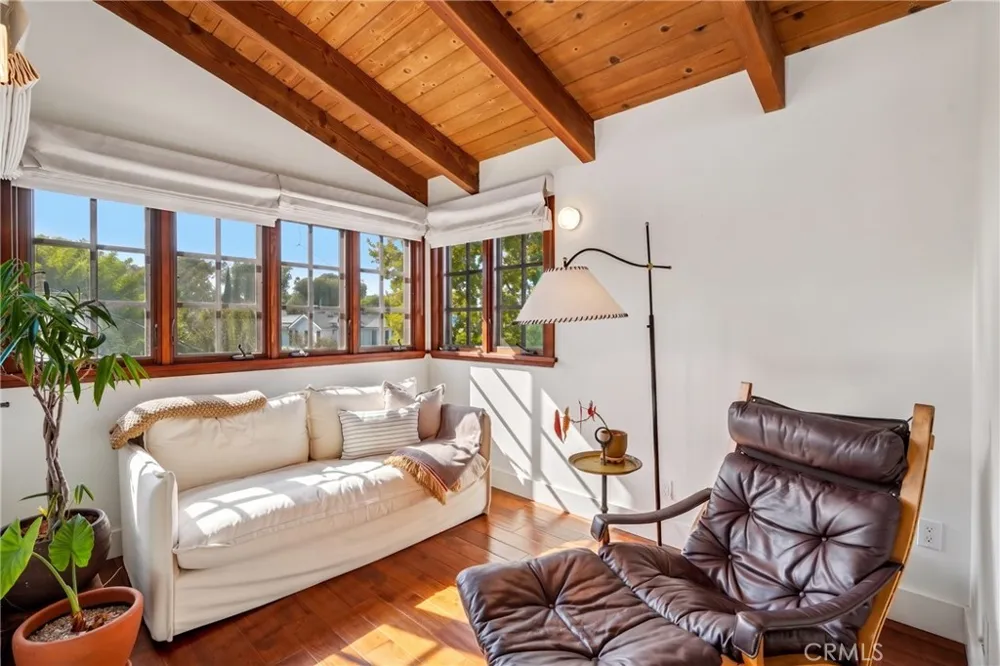 1732 Poinsettia Avenue Manhattan Beach, CA 90266