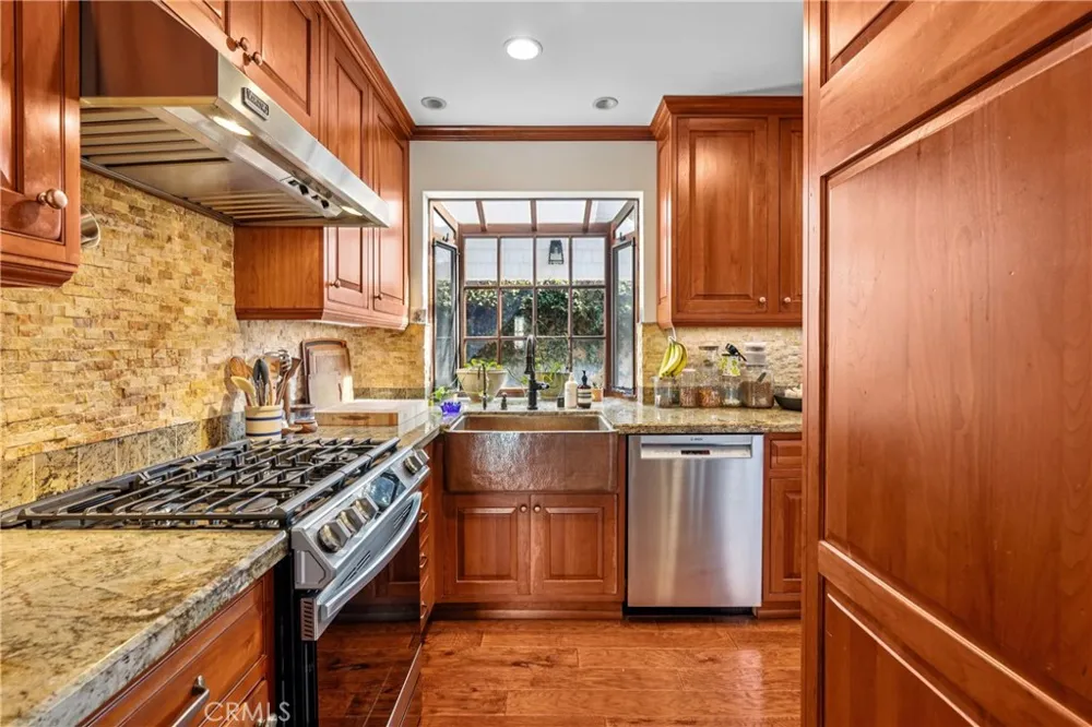 1732 Poinsettia Avenue Manhattan Beach, CA 90266
