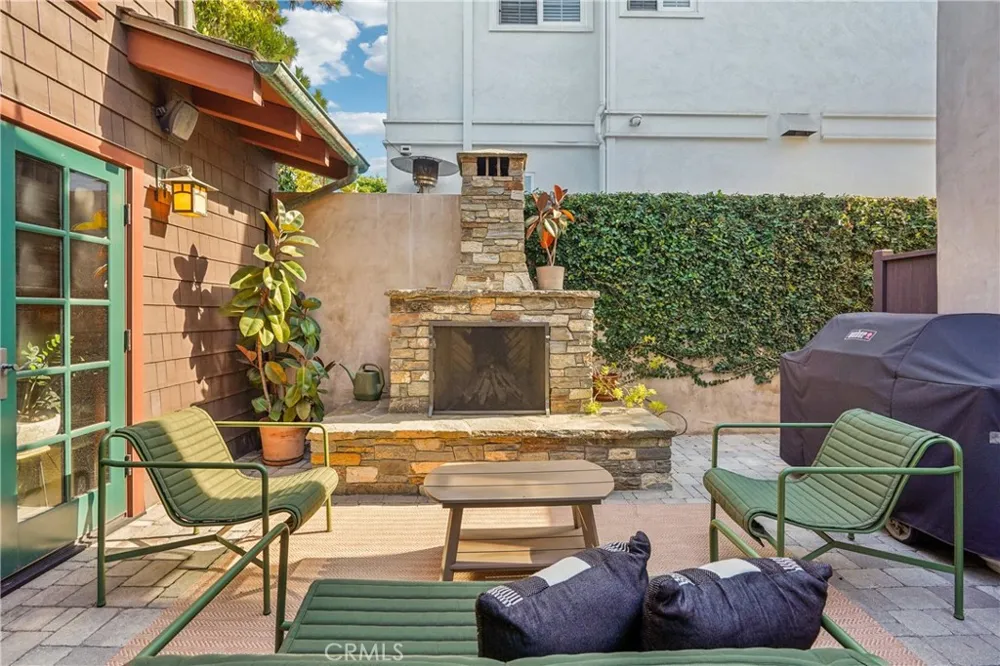 1732 Poinsettia Avenue Manhattan Beach, CA 90266