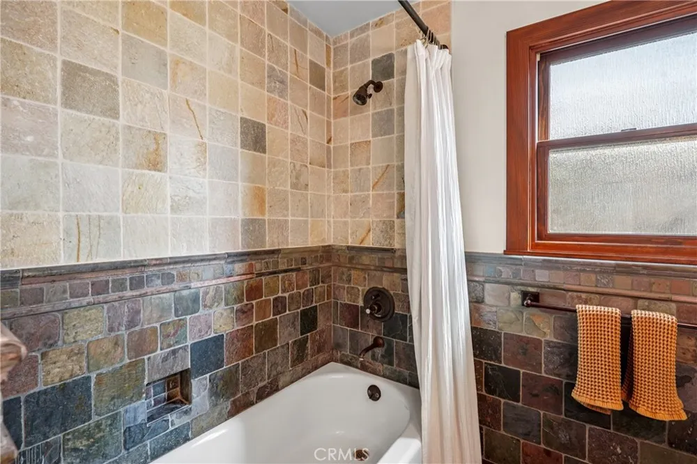1732 Poinsettia Avenue Manhattan Beach, CA 90266