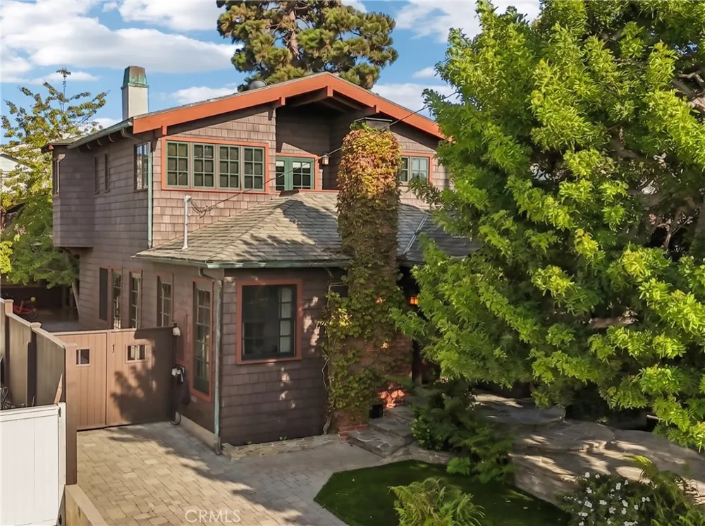 1732 Poinsettia Avenue Manhattan Beach, CA 90266