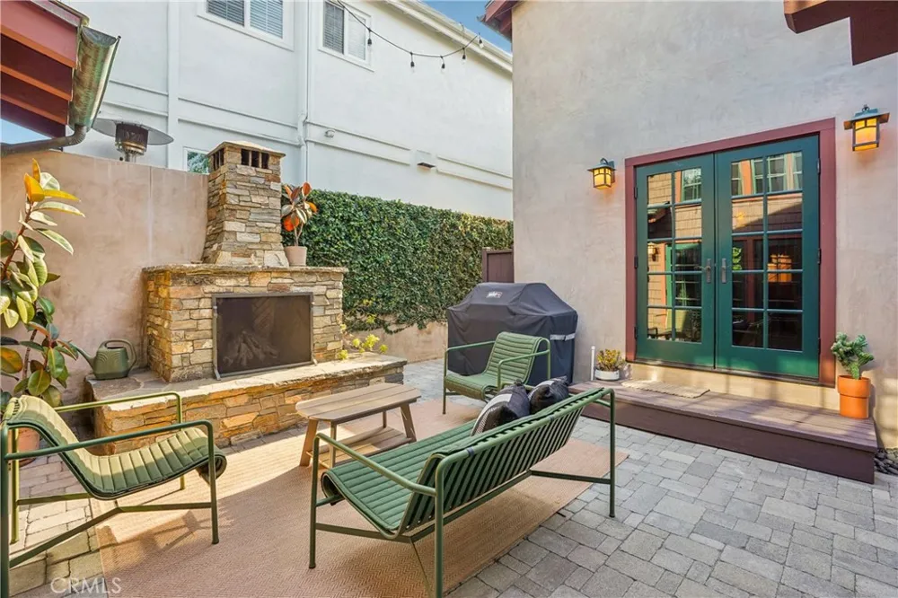 1732 Poinsettia Avenue Manhattan Beach, CA 90266