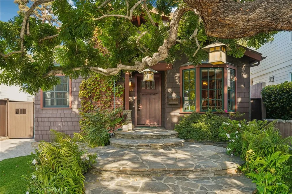 1732 Poinsettia Avenue Manhattan Beach, CA 90266