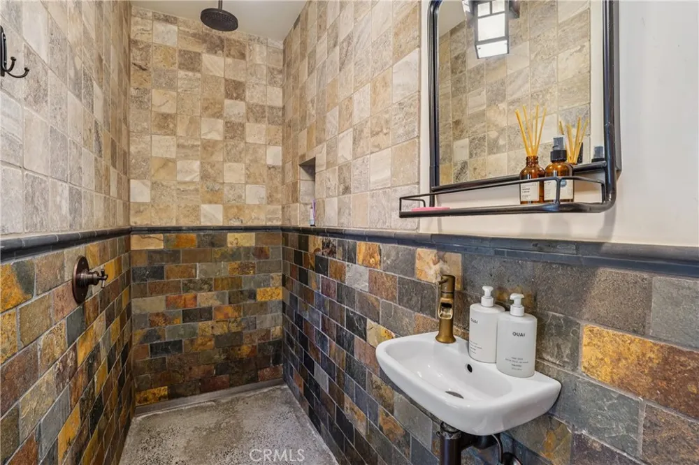 1732 Poinsettia Avenue Manhattan Beach, CA 90266