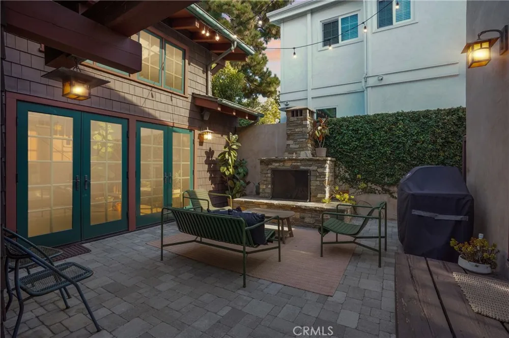 1732 Poinsettia Avenue Manhattan Beach, CA 90266