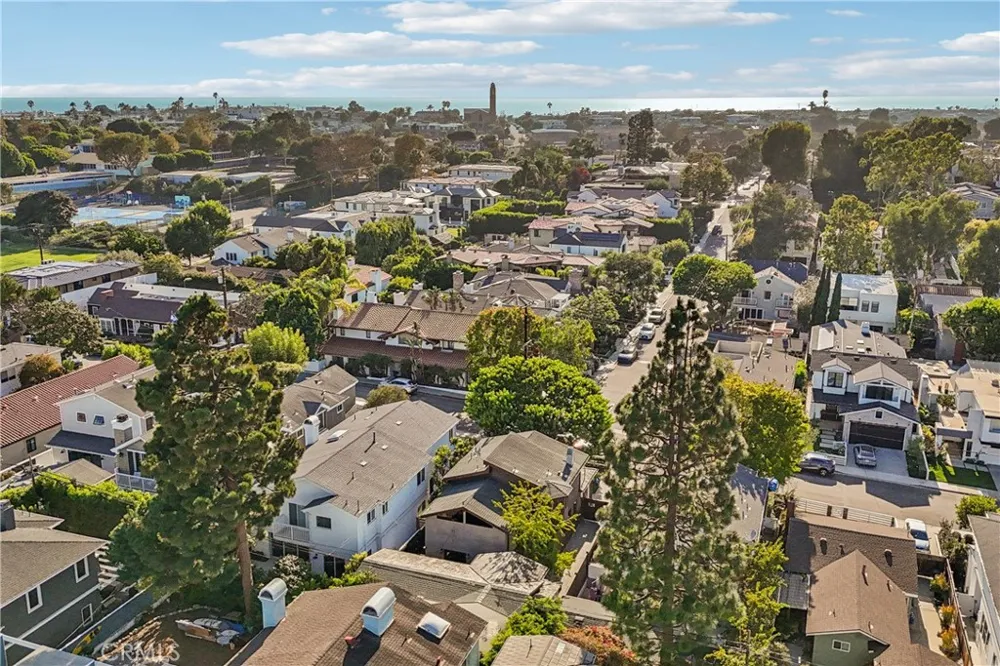 1732 Poinsettia Avenue Manhattan Beach, CA 90266