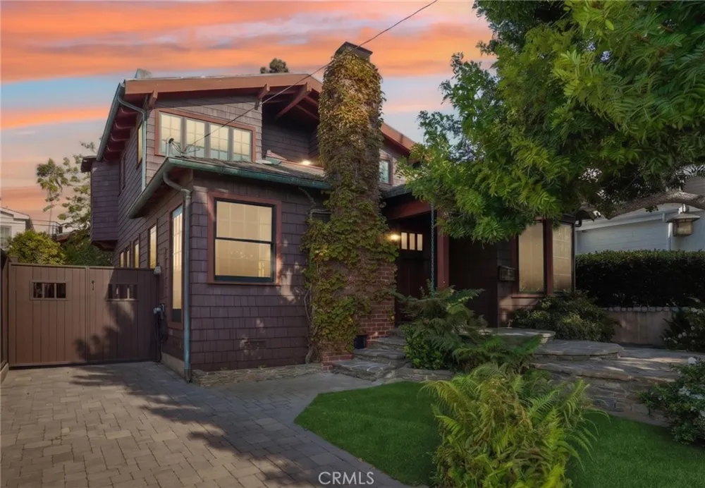1732 Poinsettia Avenue Manhattan Beach, CA 90266