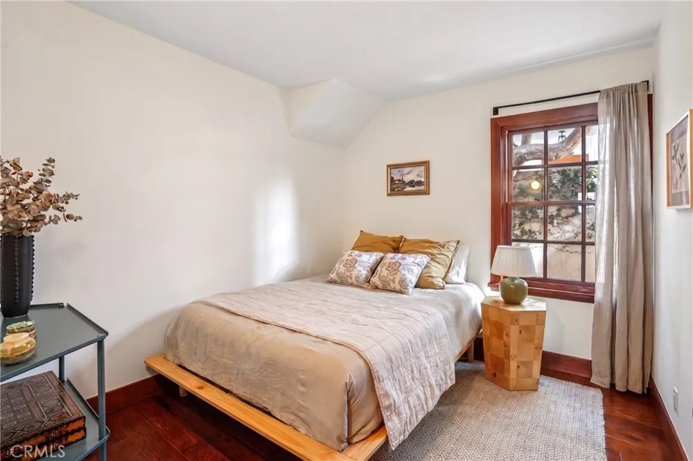1732 Poinsettia Avenue Manhattan Beach, CA 90266