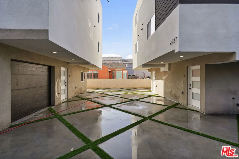 2527 Hauser Boulevard #A Los Angeles, CA 90016