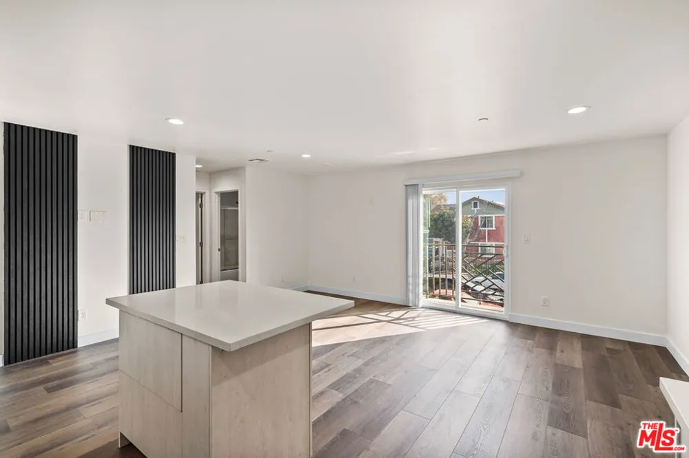 2527 Hauser Boulevard #A Los Angeles, CA 90016