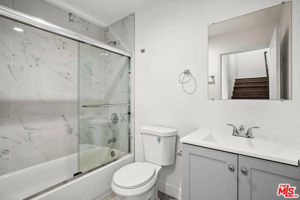 2527 Hauser Boulevard #A Los Angeles, CA 90016