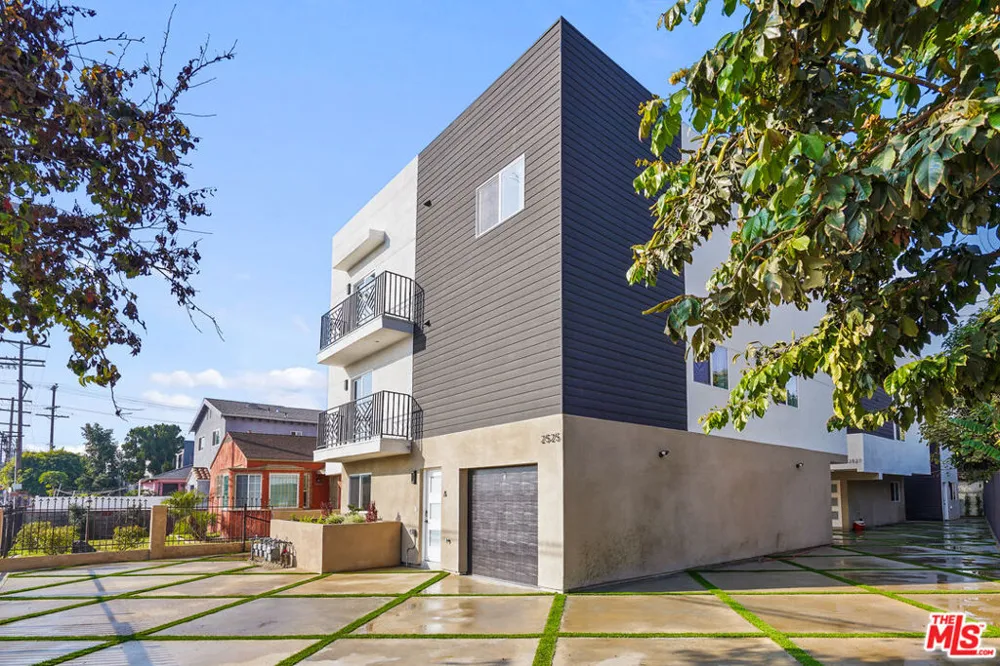 2527 Hauser Boulevard #A Los Angeles, CA 90016