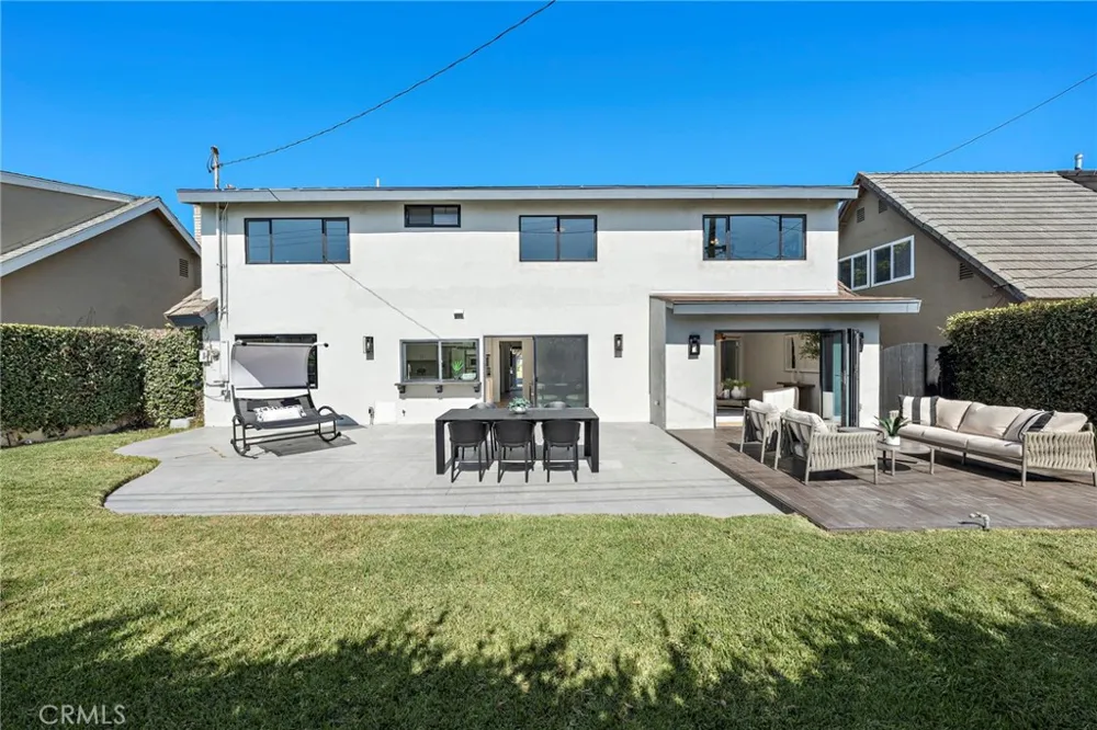 21891 Starfire Huntington Beach, CA 92646