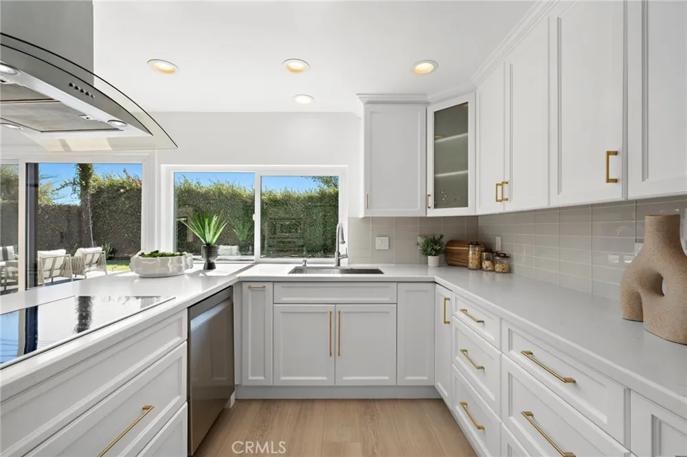 21891 Starfire Huntington Beach, CA 92646